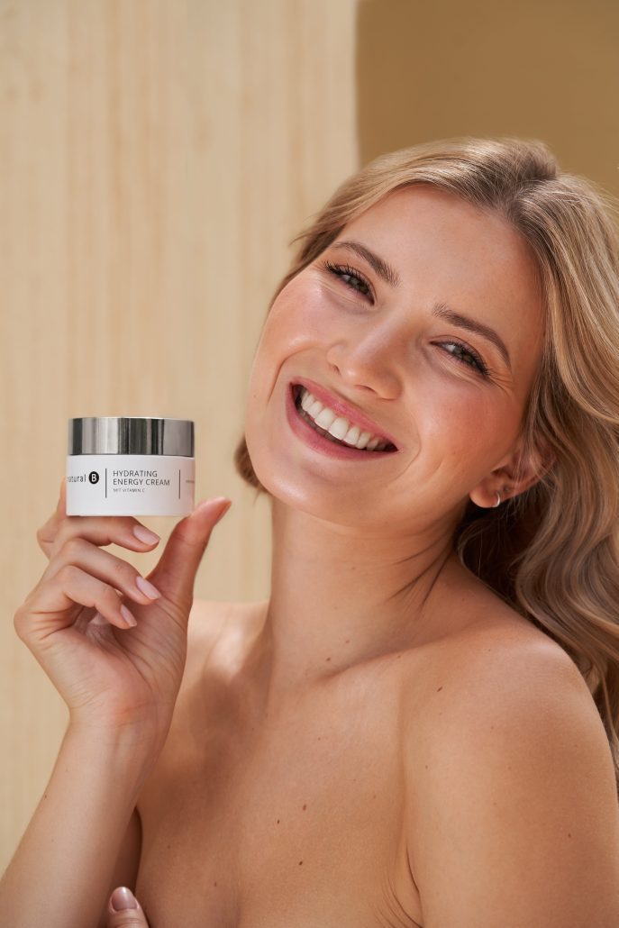 Energy Cream mit Model klein