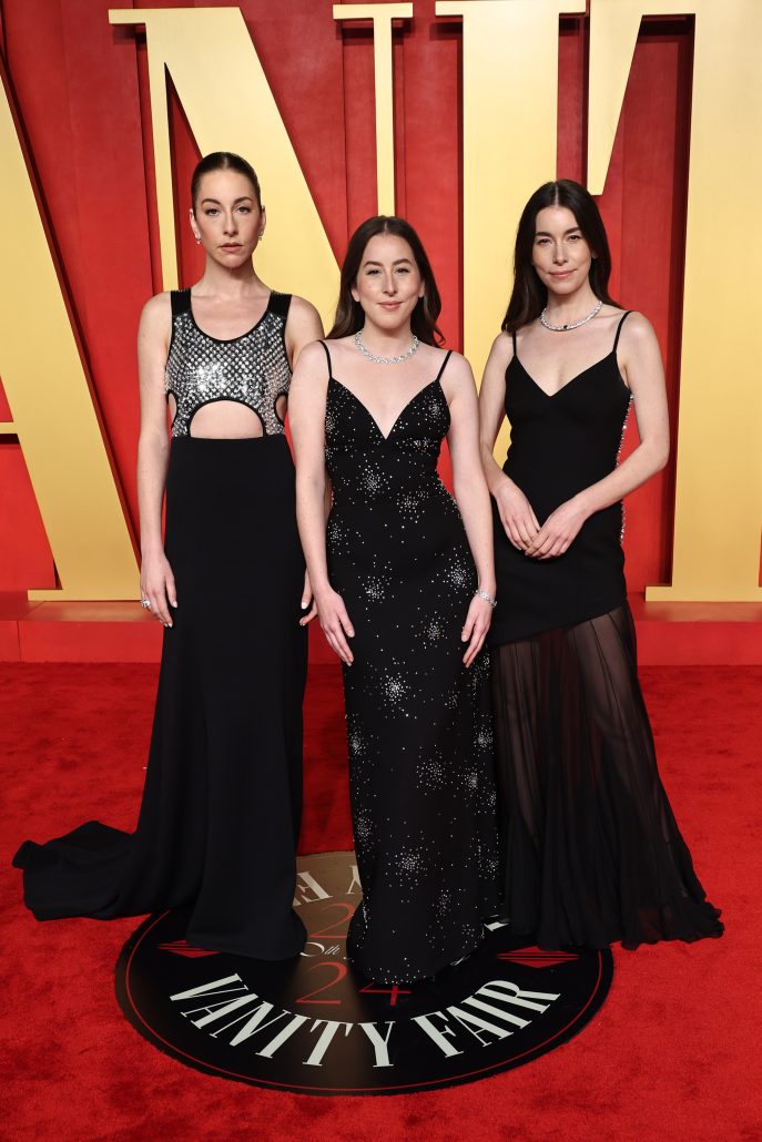 Louis Vuitton Vanity Fair Oscar Party 2024 Este Alana Danielle Haim 1