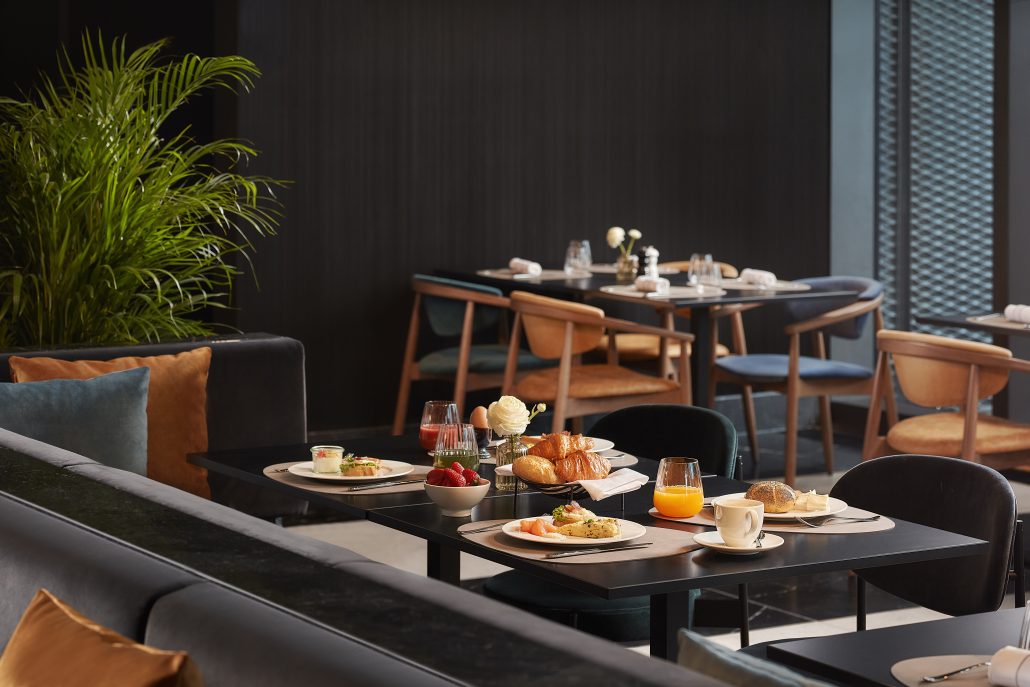 NH Collection Frankfurt Spin Tower Restaurant breakfast c Minor Hotels