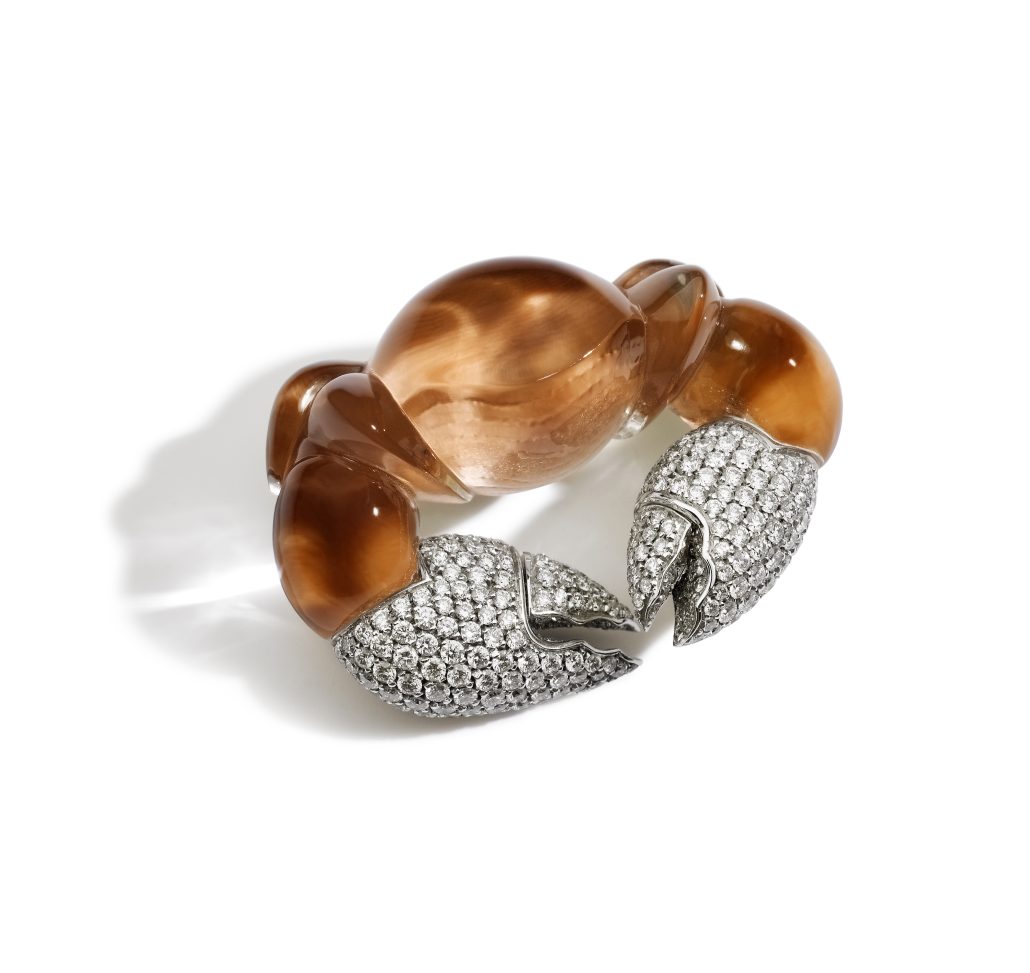 P00605S 428 spilla GRANCHIO in oro bianco diamanti corniola e cristallo di rocca GRANCHIO brooch in white gold diamonds cornelian and rock crystal VERSIONE PIETRA BRILLANTE1