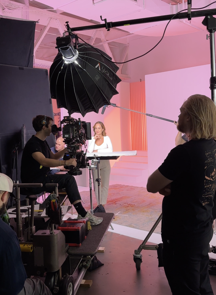 iT Cosmetics X Sasa Schwarzjirg BEHIND THE SCENES 4 750x1024 1