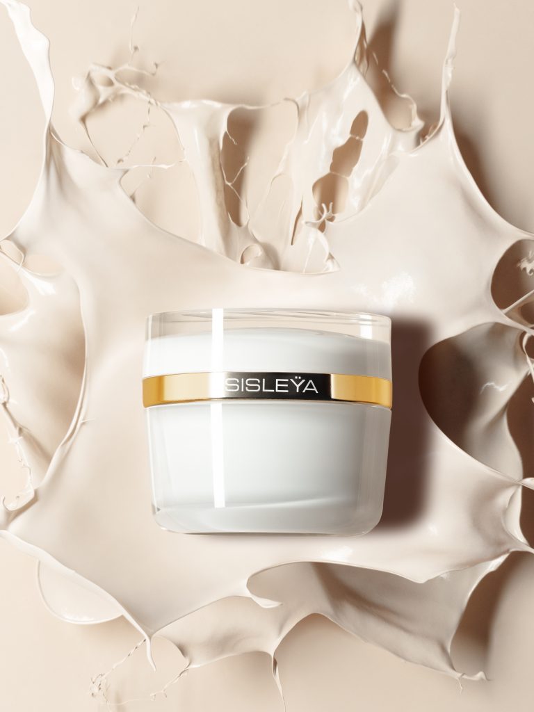 150100 visual ambiance Sisleya Integral Anti Age Fresh Gel Cream 1 768x1024 1