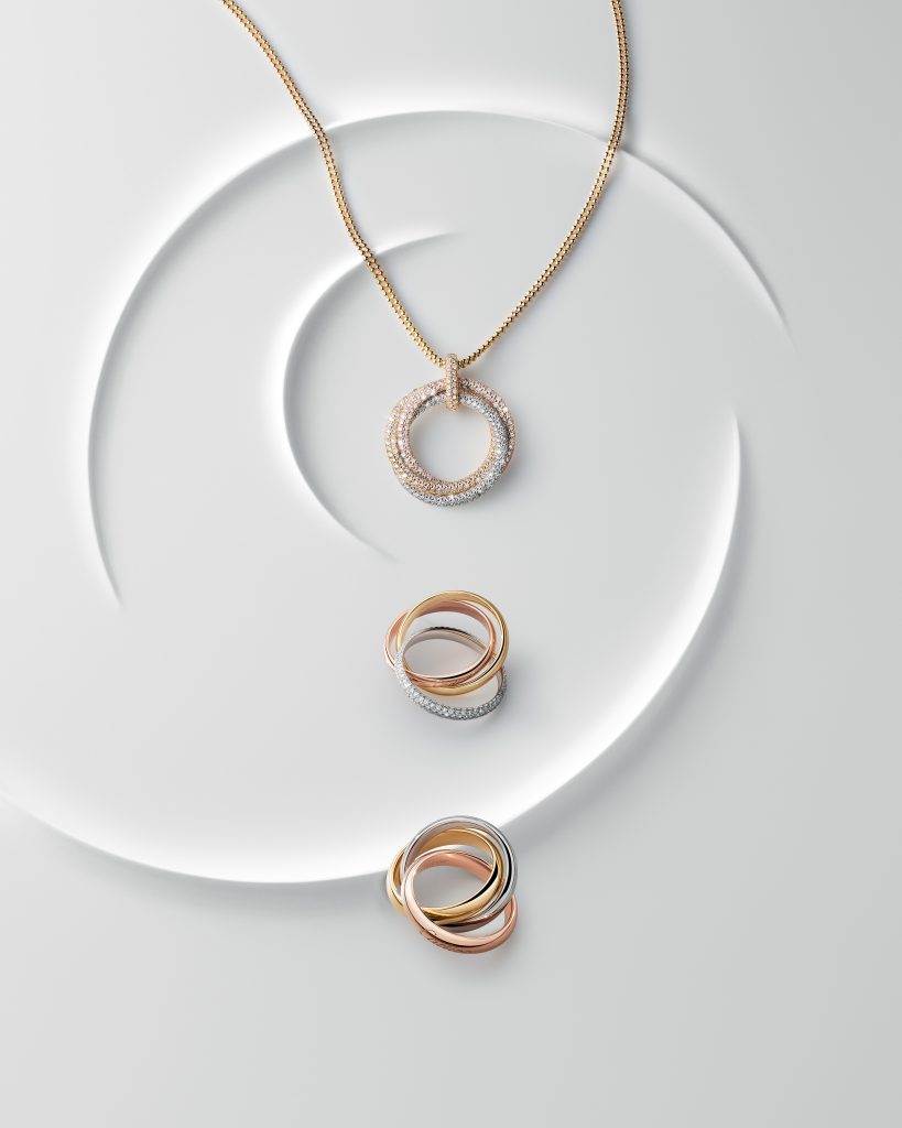 CRN7424444 42 46 CRN7424449 49 53 CRB4236000 CRB4236100 TRINITY STILL 4x5© Cartier © Maud Remy Lonvis 819x1024 1