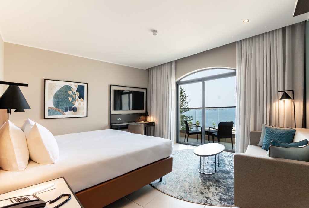 DoubleTree Malta Chairs Facing Out notepad 1024x692 1