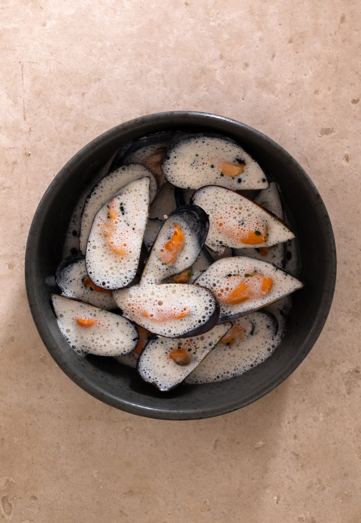 Mussels fresh garlic sauce