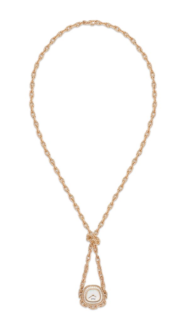 PIAGET SWINGING SAUTOIRS WWG 2024 EMBARGO UNTIL 9.4.2024G0A49063 RVB LD 604x1024 1