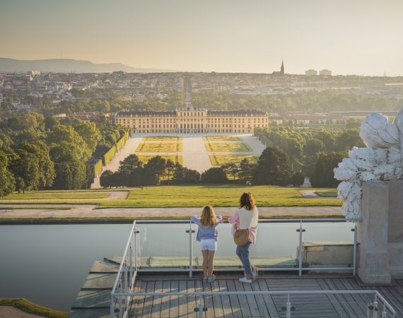 Schloss Schoenbrunn Aussichtsterrasse Gloriette © SKB Severin Wurnig