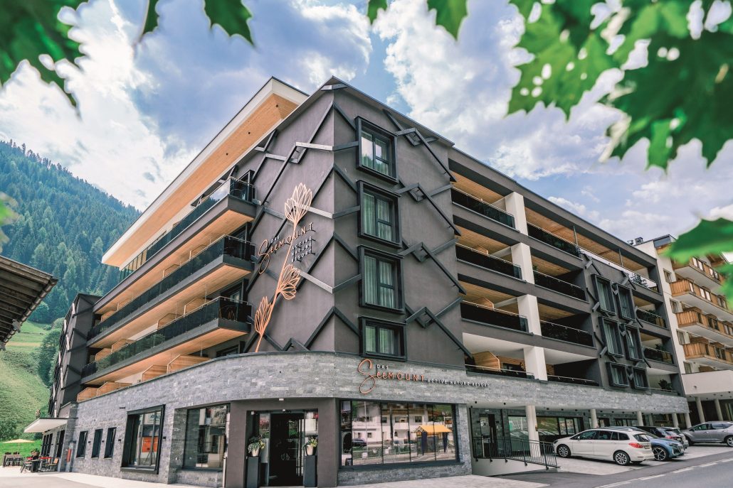 aussenansicht des wunderschoenen hotels das seemount superior active nature resort©Das SeeMOUNT Superior Active Nature Resort