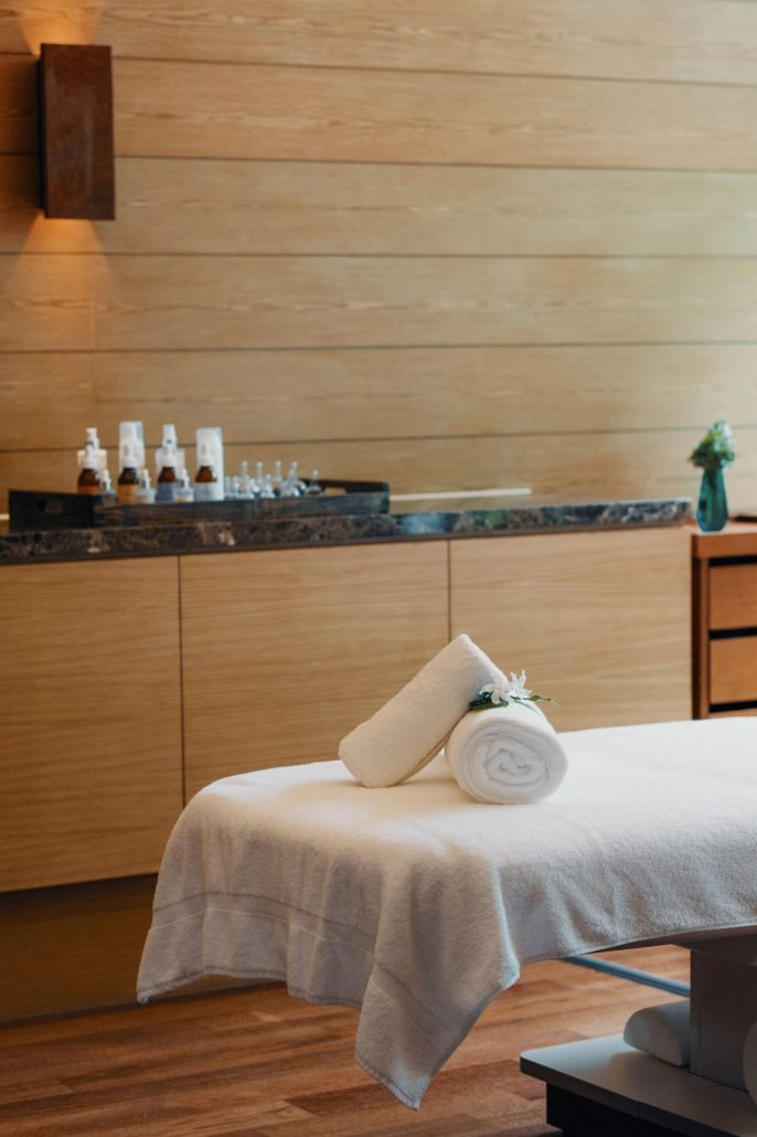 oo desaru coast wellness chenotspa spa room wide fdp31481 master scaled 1