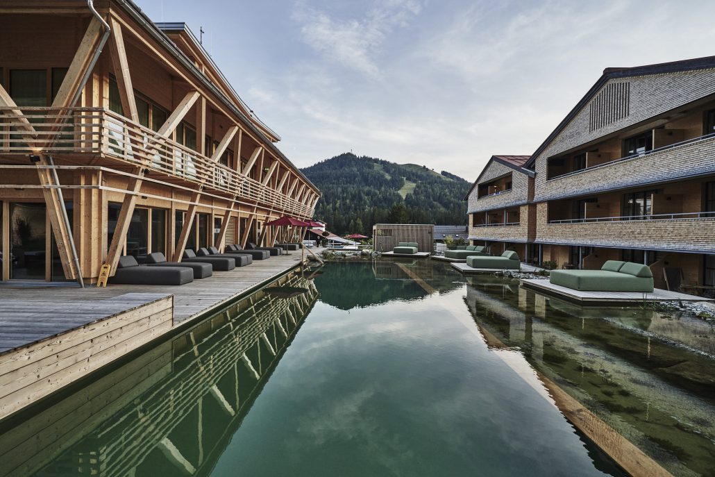 Badeteich Mountain Spring SpacHUBERTUS Mountain Refugio Allgaeu