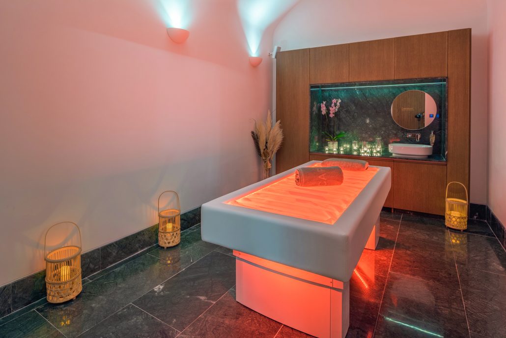 Cleopatra Spa Floating Bed Room