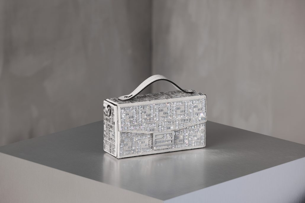 FENDI Men s FW24 25 Baguette bag Craftsmanship