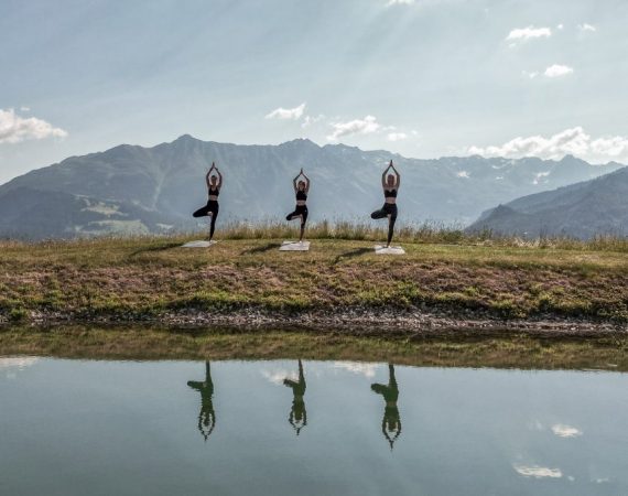 Schlosshotel Fiss Yoga c Elias Kaltenberger 1024x670 1