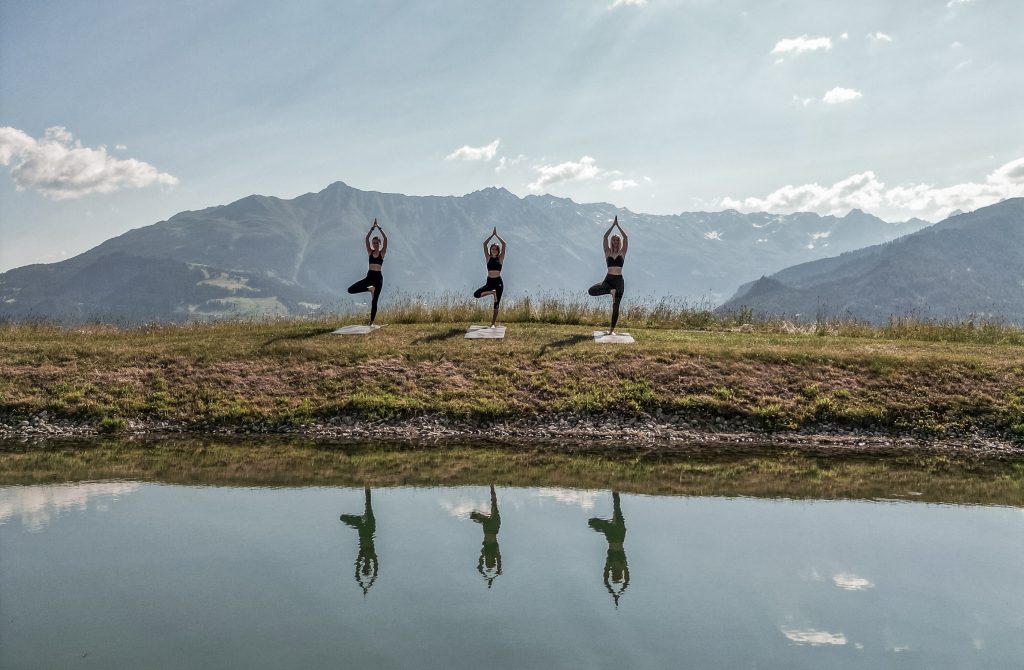 Schlosshotel Fiss Yoga c Elias Kaltenberger 1024x670 1