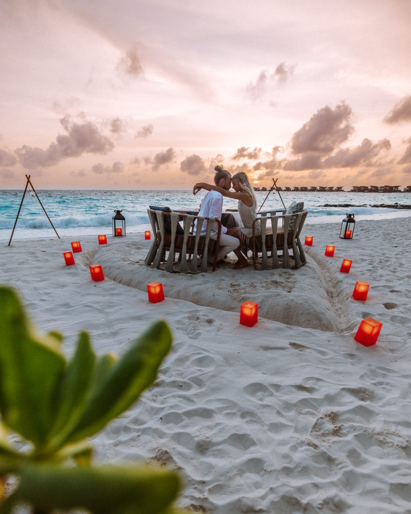 7 Aug Moments Private Beach Dinner