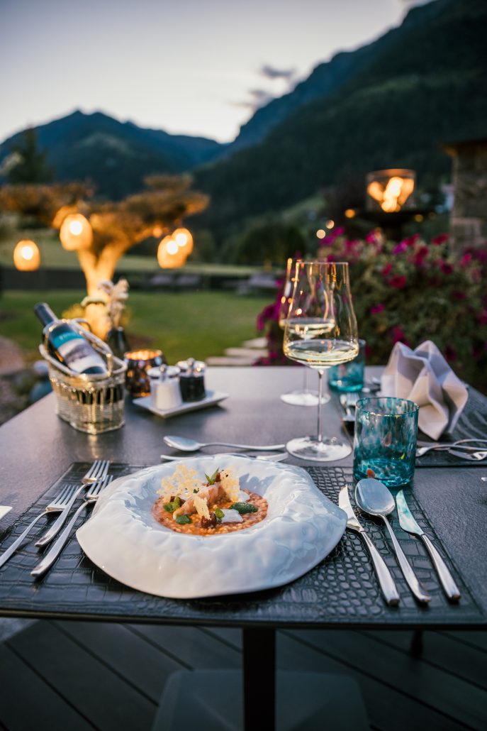 Dinner Genuss auf der Terrasse c benjamin pfitscher