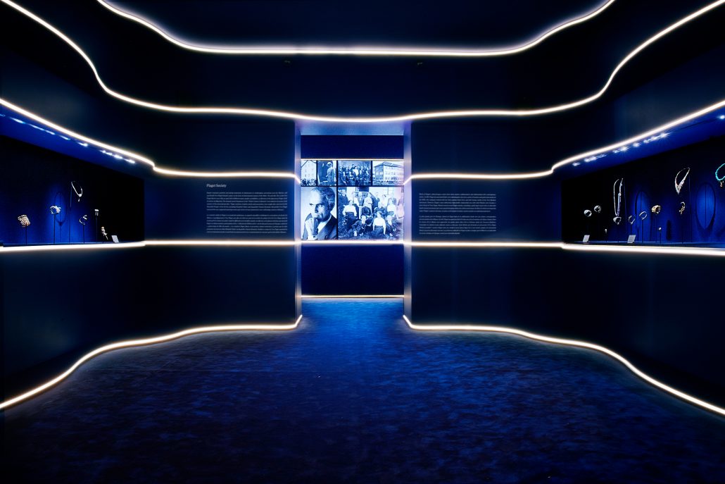 EXHIBITION 150Y FULL 5