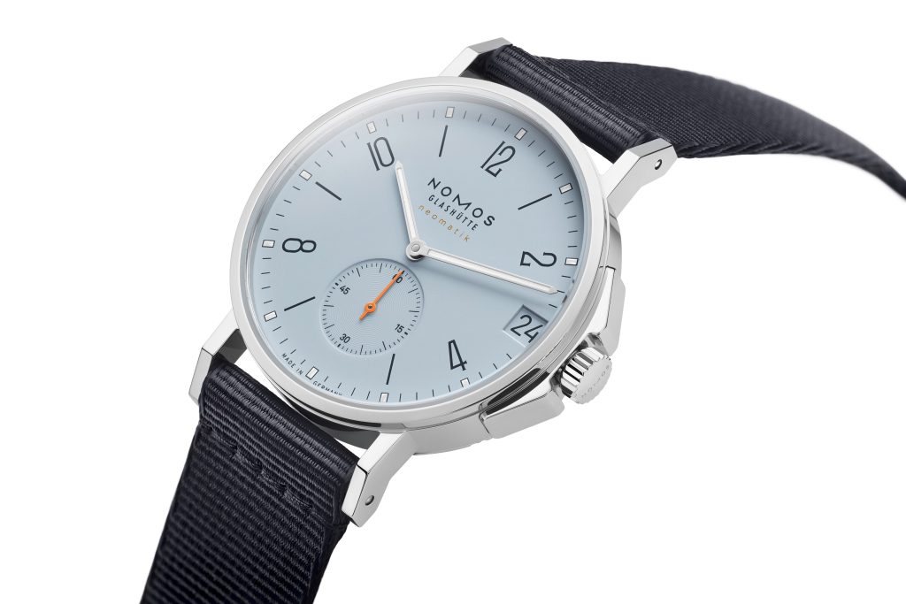 NOMOS Ahoi neomatik 38 Datum sky 3D 1024x683 1