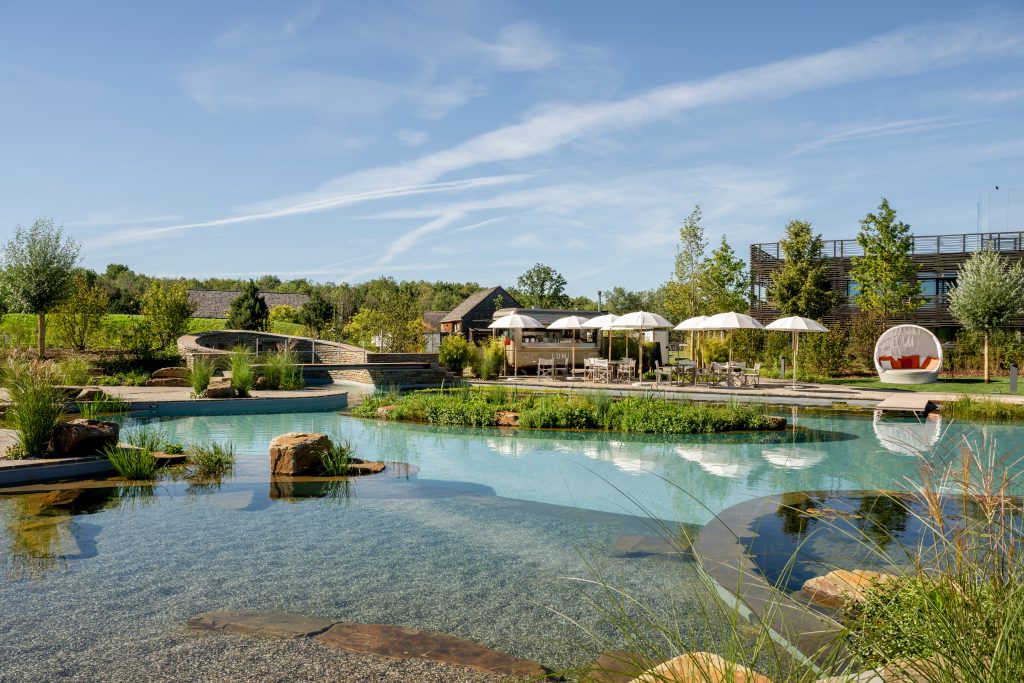 Natur Badeteich c Seezeitlodge Hotel Spa 1024x683 1