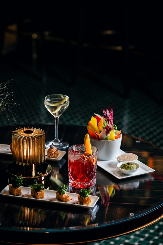 37 cocktail bar piano lounge 10 sOH9u