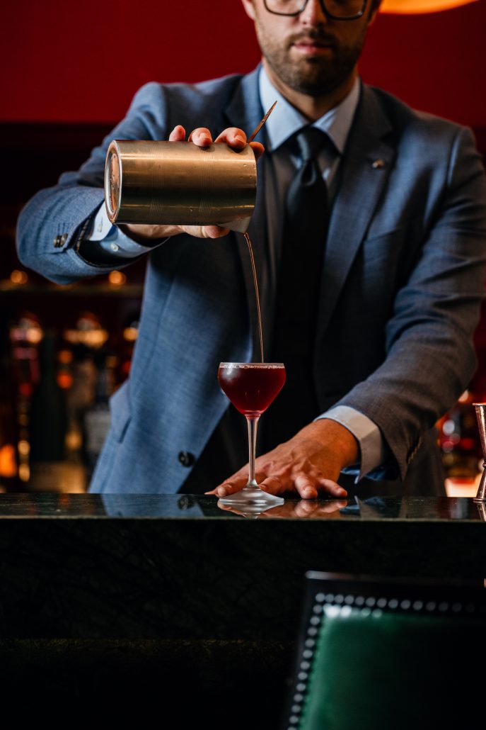 37 cocktail bar piano lounge 16 r56OL 1