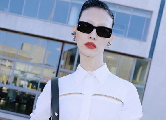 ALEXANDDER MC QUEEN PRE FALL 2023 SPIKE STUDS 1536x866 Kopie