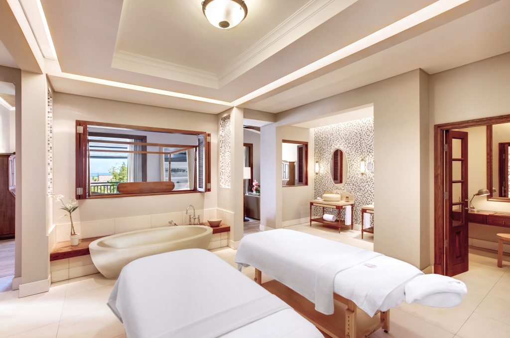 Manor House Spa Suite Bathroom c JW Marriott Mauritius Resort 1024x679 1