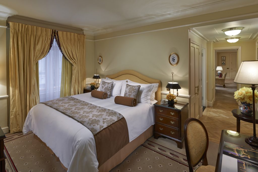 london 2014 suite courtyard bedroom 1024x683 1