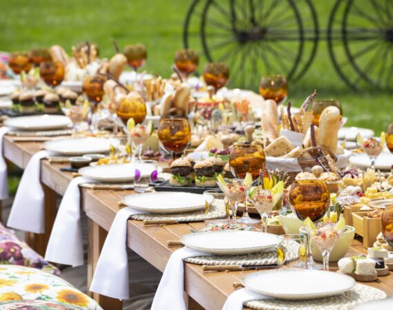 2. Ciragan Palace Kempinski Istanbul Picnic Table Decoration 1
