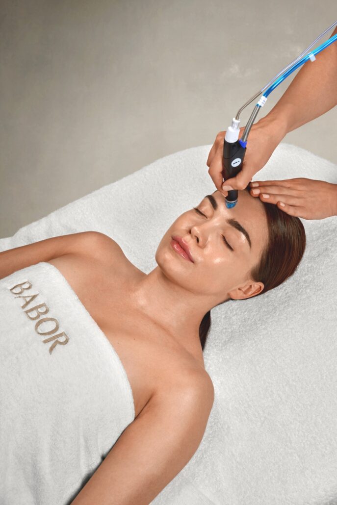 2 DOCTOR BABOR Hydrafacial Model 1