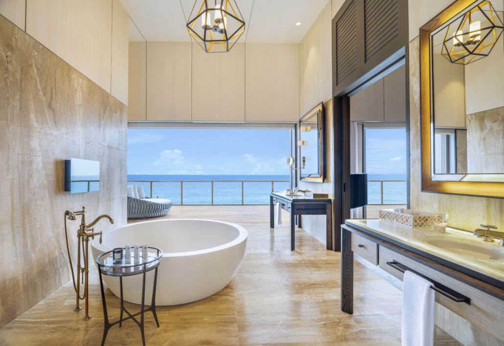 strMLEXRgr 212680 John Jacob Astor Estate Master Bathroom