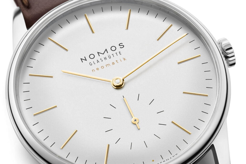 04 NOMOSGlashuette 0397 Orion neomatik dore 3543x2362px