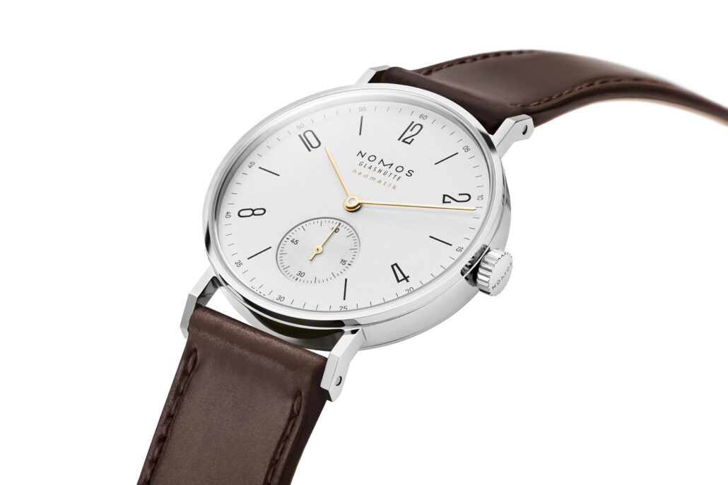 06 NOMOSGlashuette 0192 Tangente neomatik dore 3543x2362px