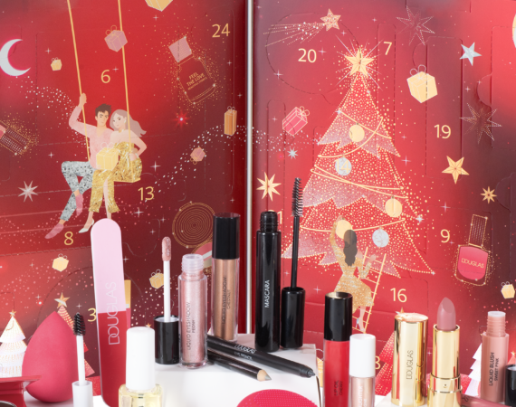 Douglas Collection Xmas Make up Advent Calendar 3299E products e1730971066907