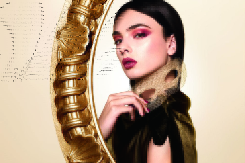 MIDDLE EAST M093 HOLIDAYS ANIM 24 M01J DEVA LOOK ROUGE C L4 F39