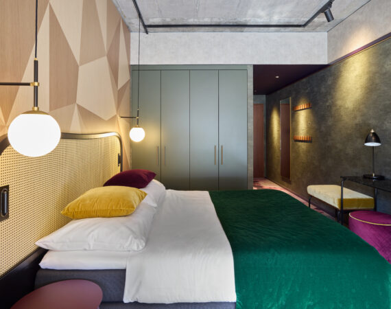 ACHJD P0031 1 King Bed 2