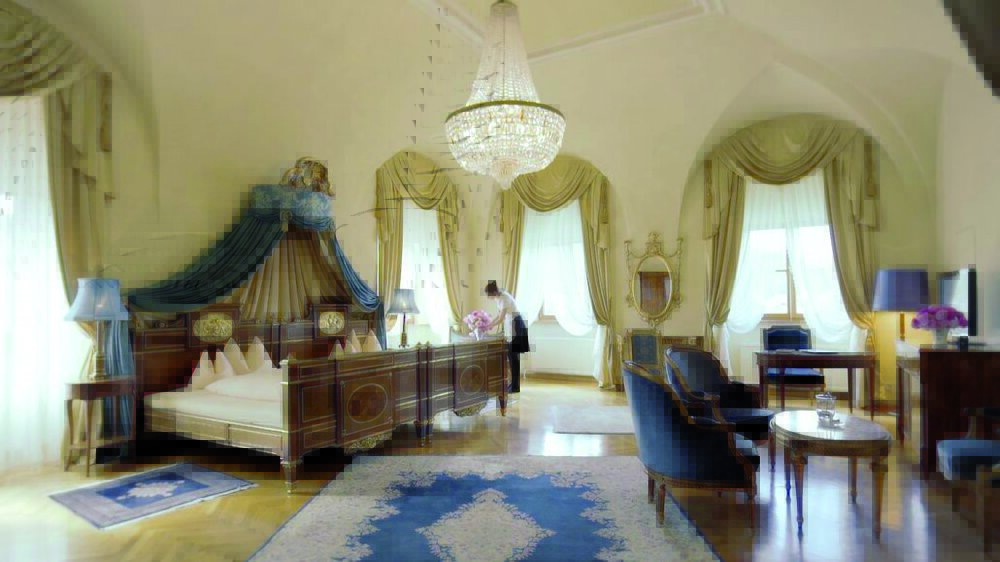 Fuerstensuite Zimmermaedchen Foto www.thomaskirschner.com 1030x579 1