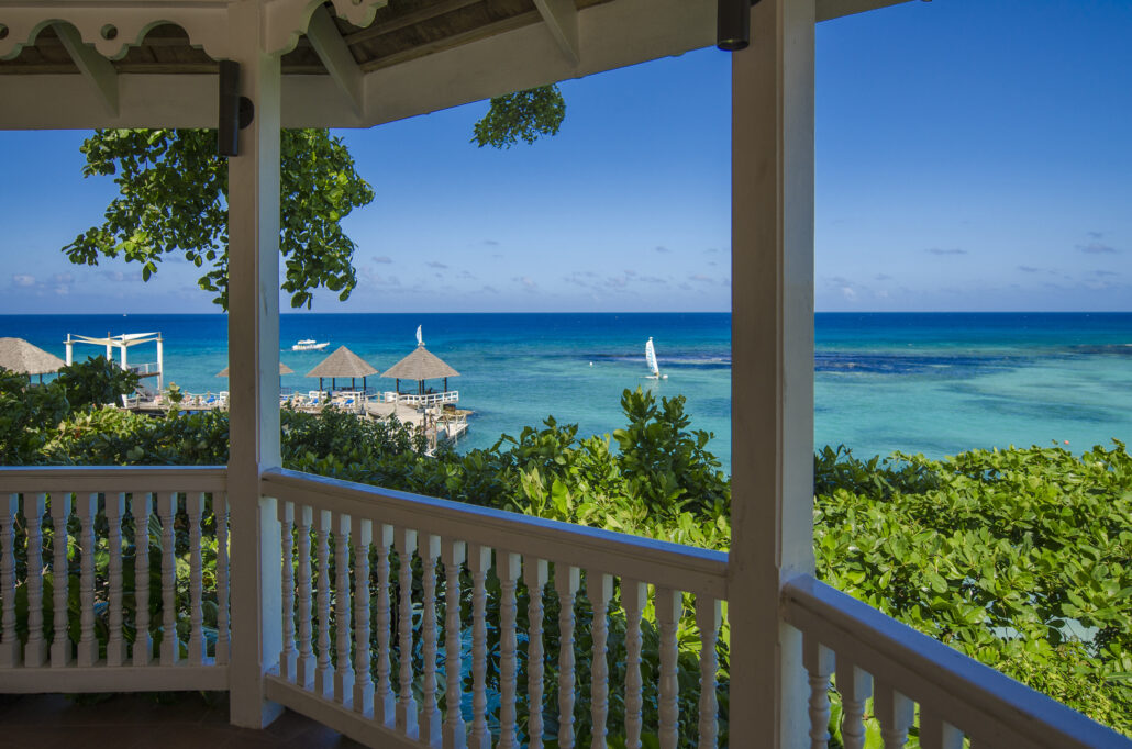 Sandals Ochi Balcony 1