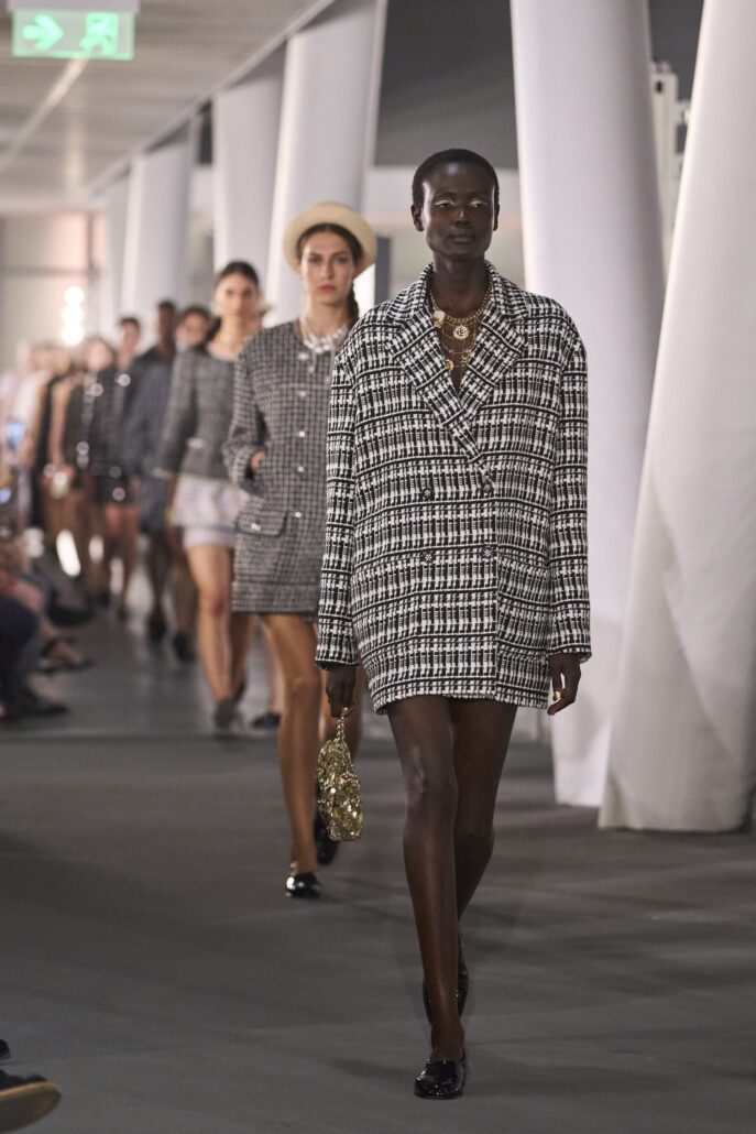 chanel 25c replica in hong kong show ambiance copyright chanel 44 LD