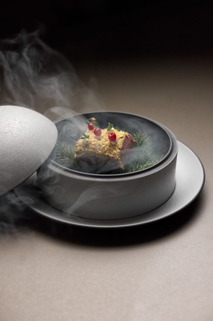 exklusives gourmetgericht elegant serviert c badia hill