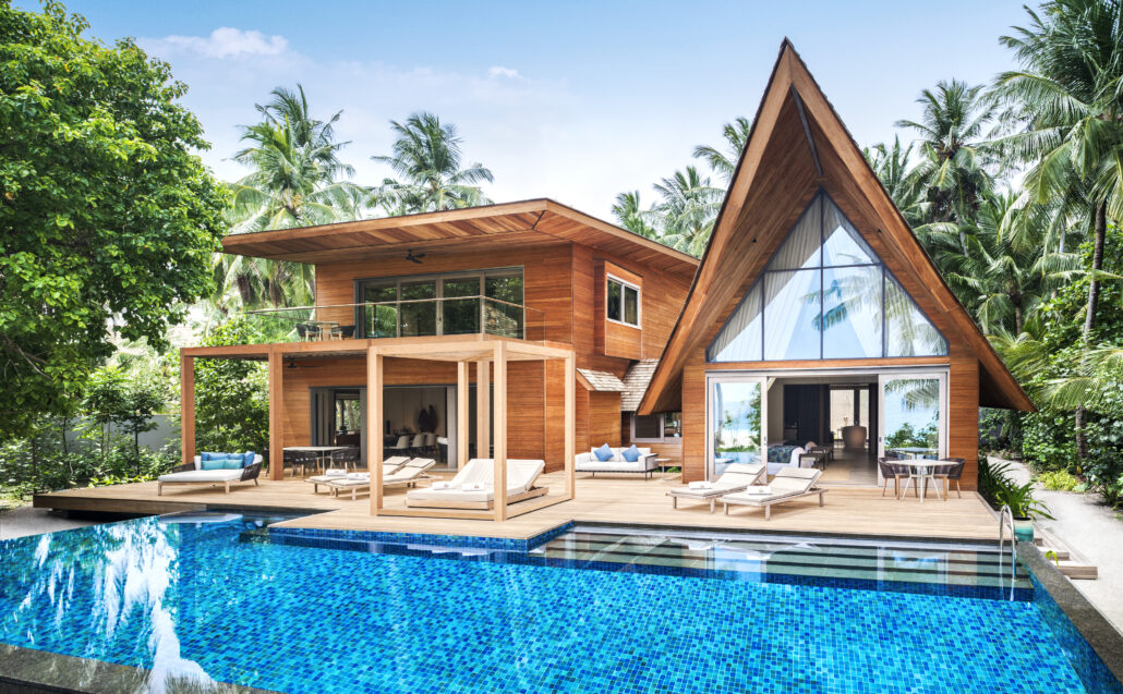 strMLEXRgr 212701 Cesar Balsa Two Bedroom Beach Suite Exterior