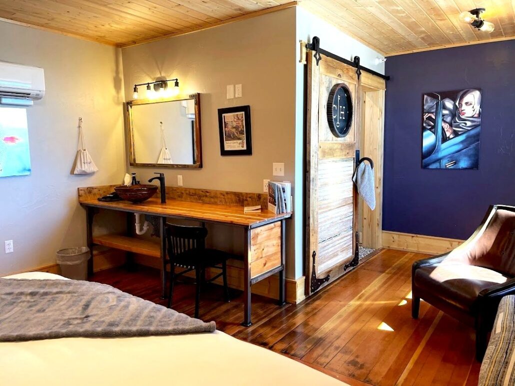 Historic Central Hotel in Oregon c www.historiccentralhotel.com 2