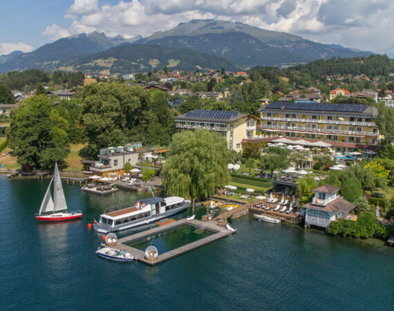 luftaufnahme des hotels mit berg im hintergrund kollers hotel