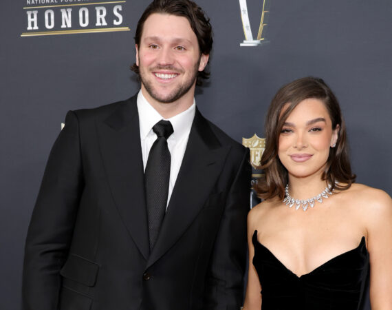 1 Hailee Steinfeld in Messika 14th Annual NFL Honors 022025