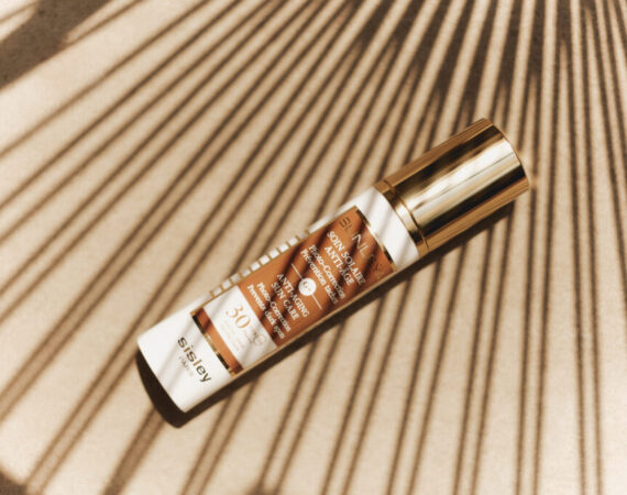 168366 visual ambiance publicities Anti Aging Sun Care SPF30 1 1 1024x683 1