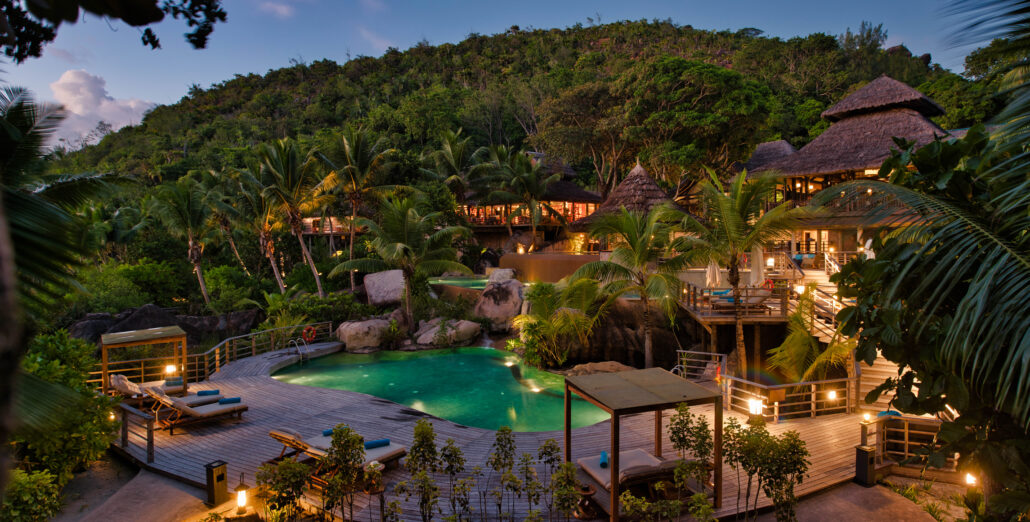 Constance Lemuria Pool 01