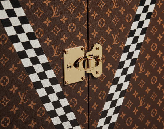 LOUIS VUITTON CHAMPIONSHIP TRUNK SAVOIR FAIRE 6