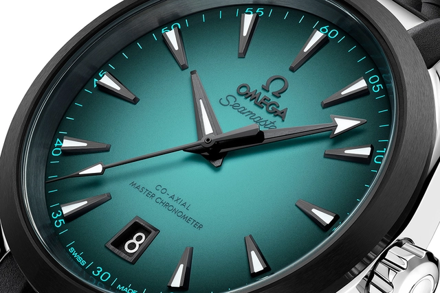 Omega Seamaster Aqua Terra Turquoise 220.32.38.20.03.001 CloseUp dial