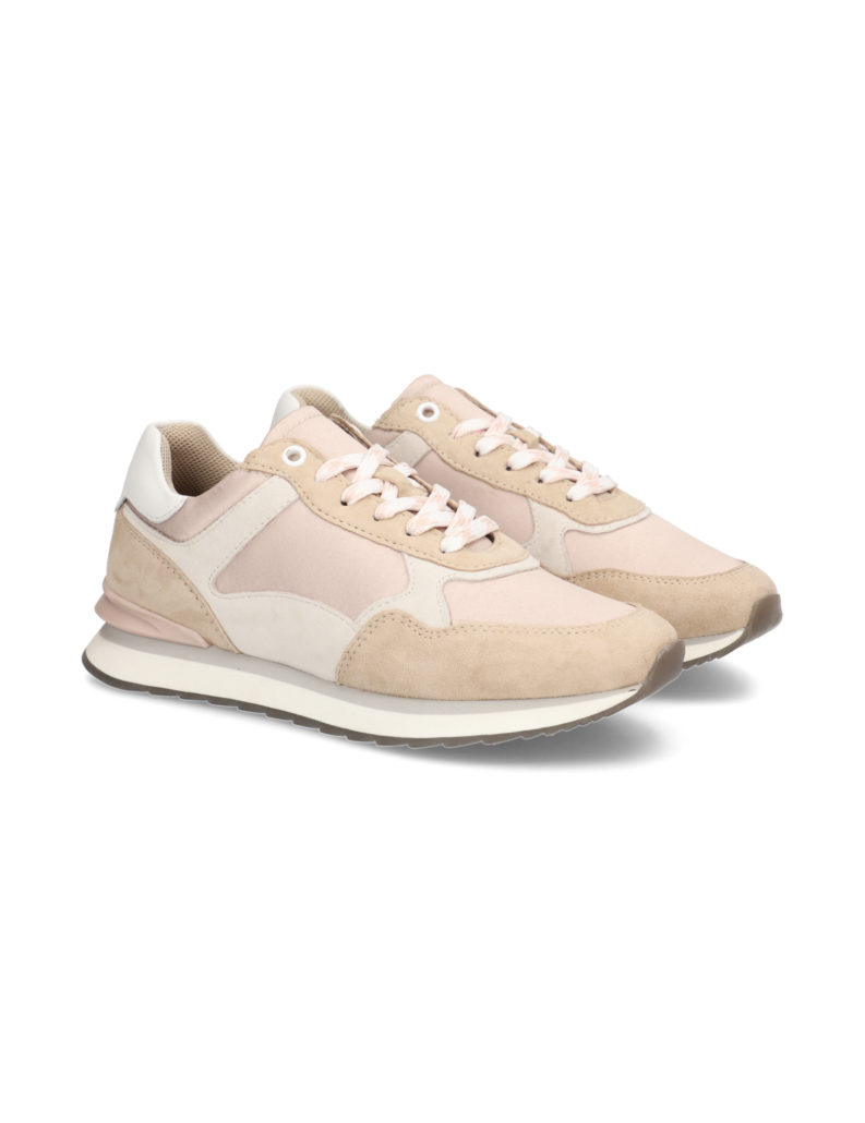 Pat Calvin Ledersneakers um €89,95 ©HUMANIC