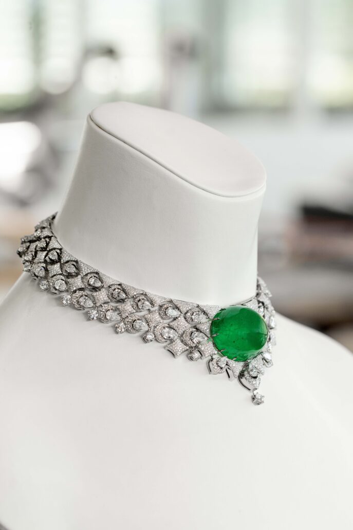 810544 1001 Red Carpet Collection Making of 3